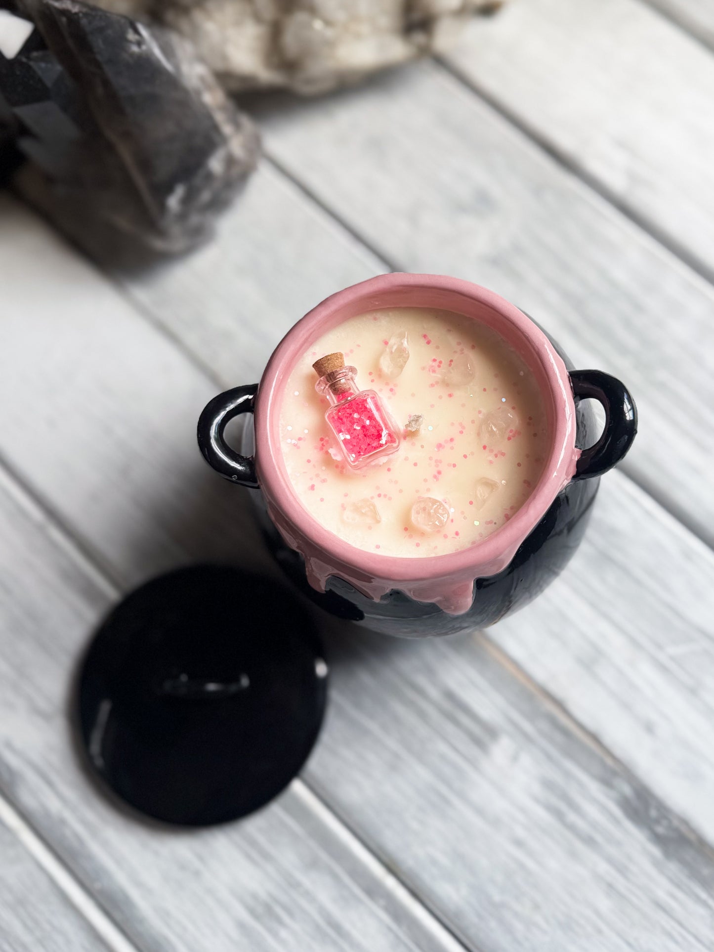 Limited Edition Witches Cauldron 9oz