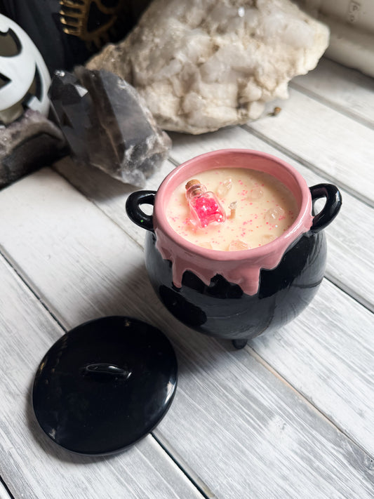 Limited Edition Witches Cauldron 9oz